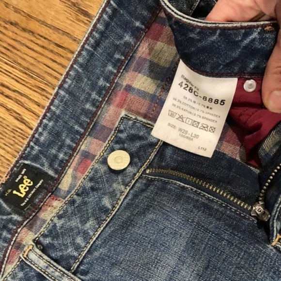 Lee Regular Fit Blue Jeans 28 Waist, 29.5 Inseam.  Excellent Condition! - Picture 5 of 5